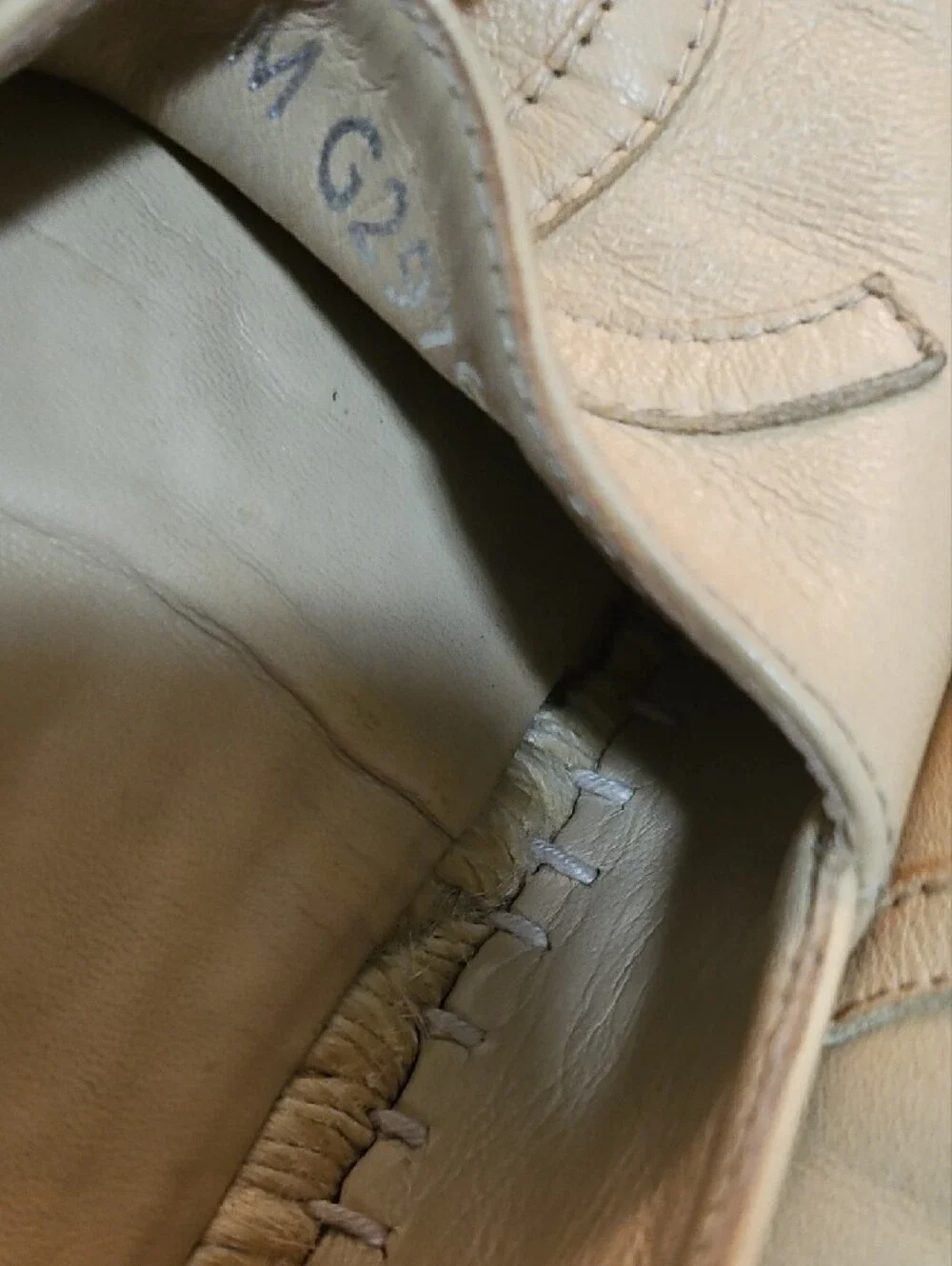 CHANEL Beige and Black Leather Espadrille Flats 38